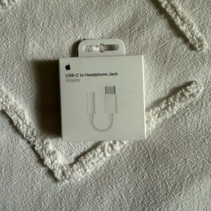 Apple White Lightning to USB-C Adapter